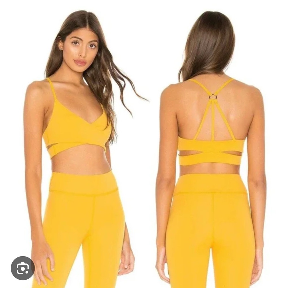 REVOLVE LOVE WAVE Brittany Sports Bra Yellow/Gold. Size Medium. NWT